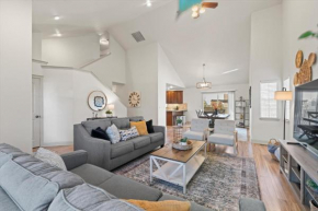 Spacious Retreat Near Village, Topgolf, Parks